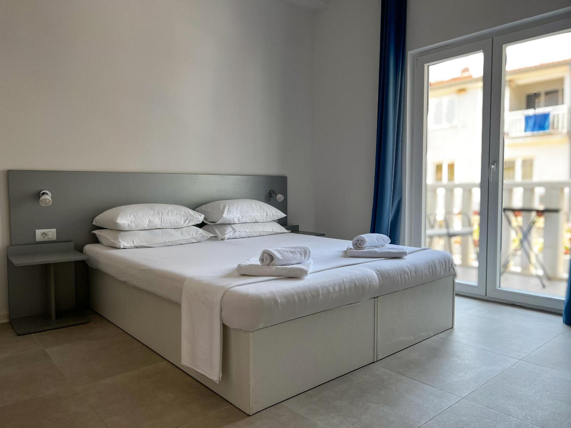 Pansion Palme Apartment Drvenik  Bagian luar foto