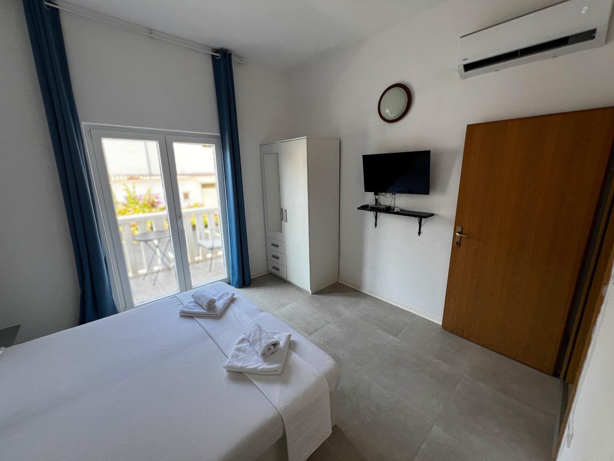 Pansion Palme Apartment Drvenik  Bagian luar foto