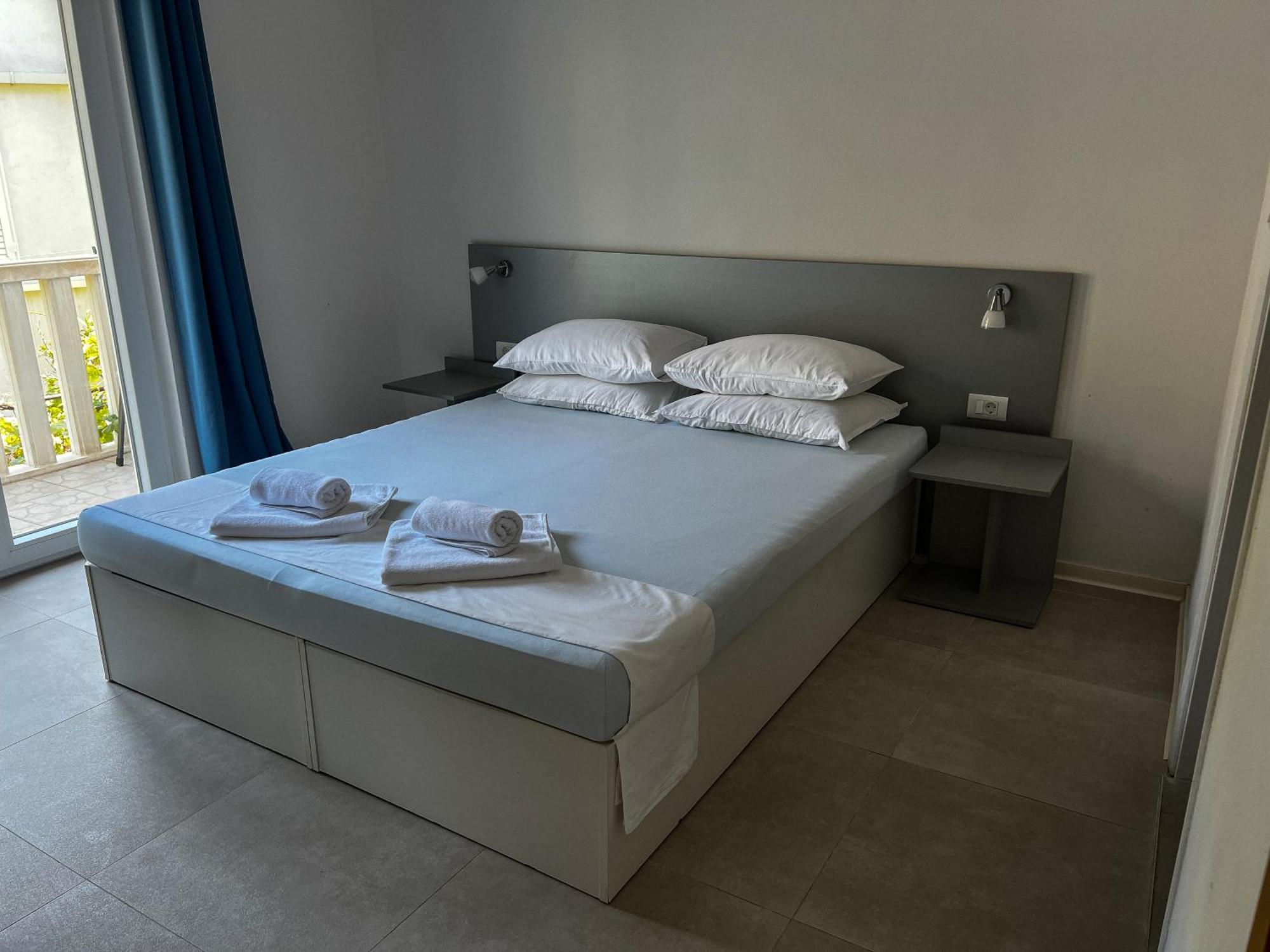 Pansion Palme Apartment Drvenik  Bagian luar foto